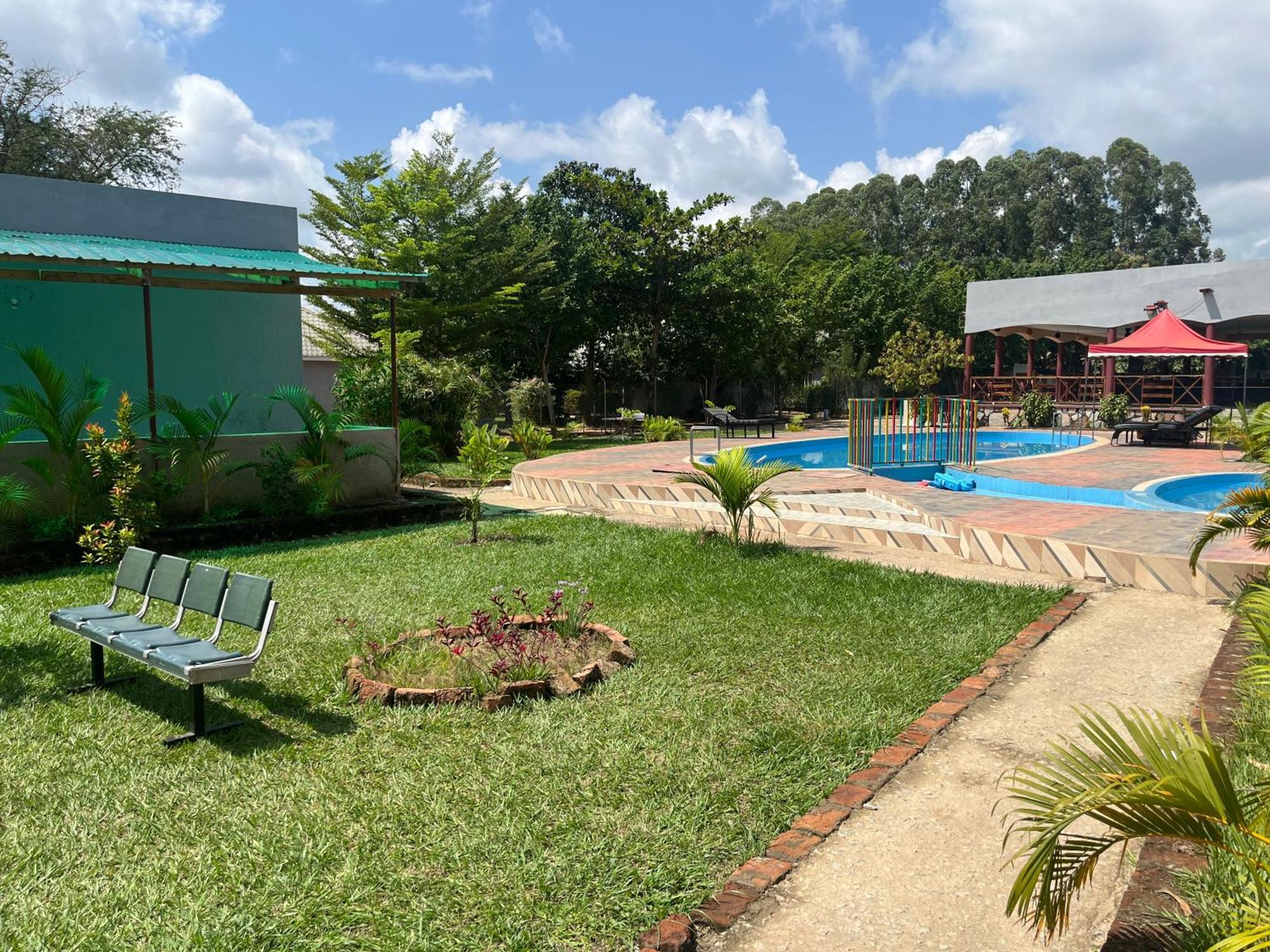 Lavic Country Resort Adjumani Dış mekan fotoğraf